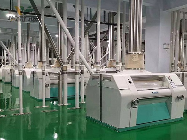 全自動(dòng)玉米深加工設備操作人員在生產(chǎn)過(guò)程中要做好粉碎工藝的力度控制